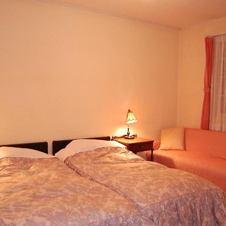 האקובה Petit Hotel And Restaurant Air Mail מראה חיצוני תמונה